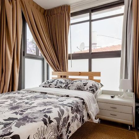 Charming Unit With Pool And Great Amenities Lägenhet Rishon LeZion Exteriör bild