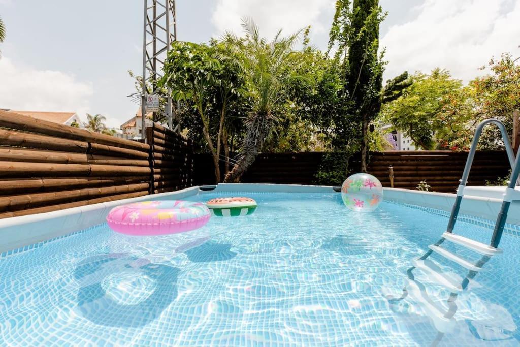 Charming Unit With Pool And Great Amenities Lägenhet Rishon LeZion Exteriör bild