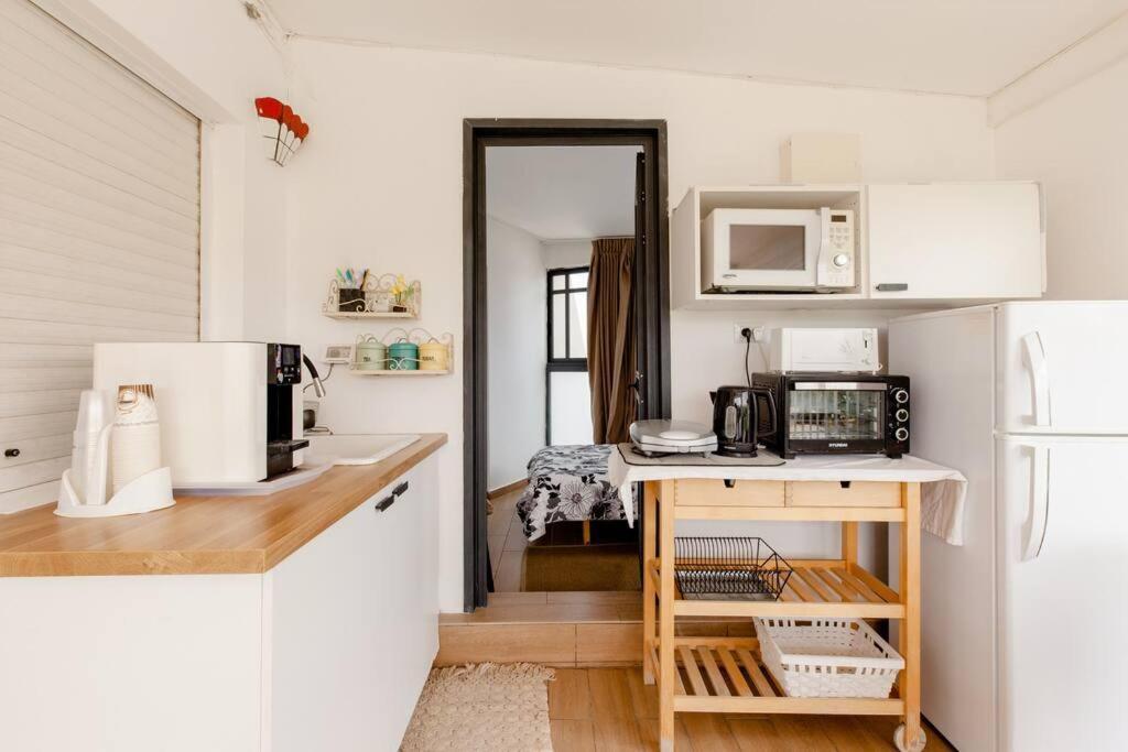 Charming Unit With Pool And Great Amenities Lägenhet Rishon LeZion Exteriör bild