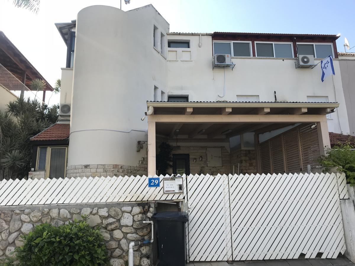 Charming Unit With Pool And Great Amenities Lägenhet Rishon LeZion Exteriör bild