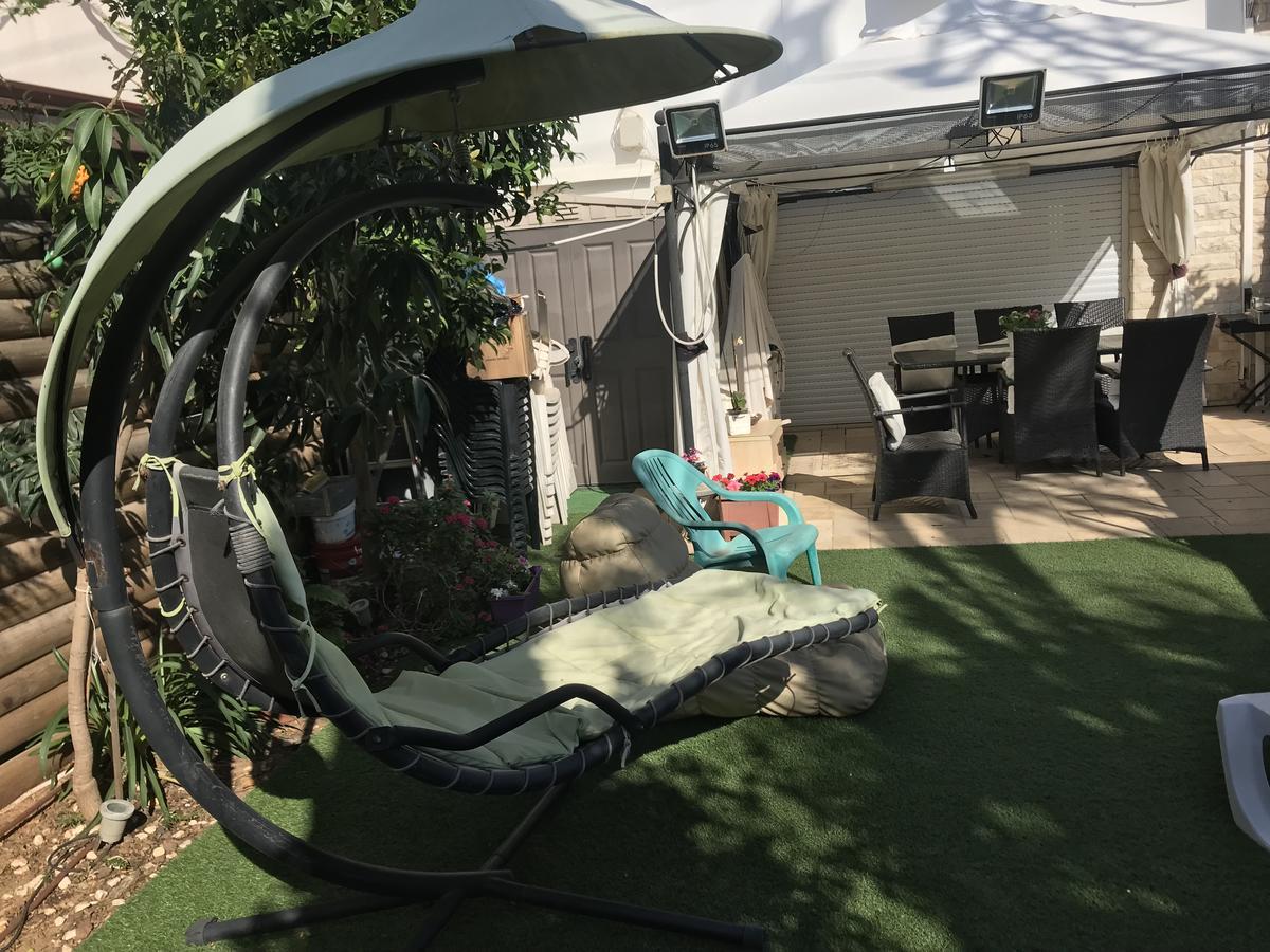 Charming Unit With Pool And Great Amenities Lägenhet Rishon LeZion Exteriör bild