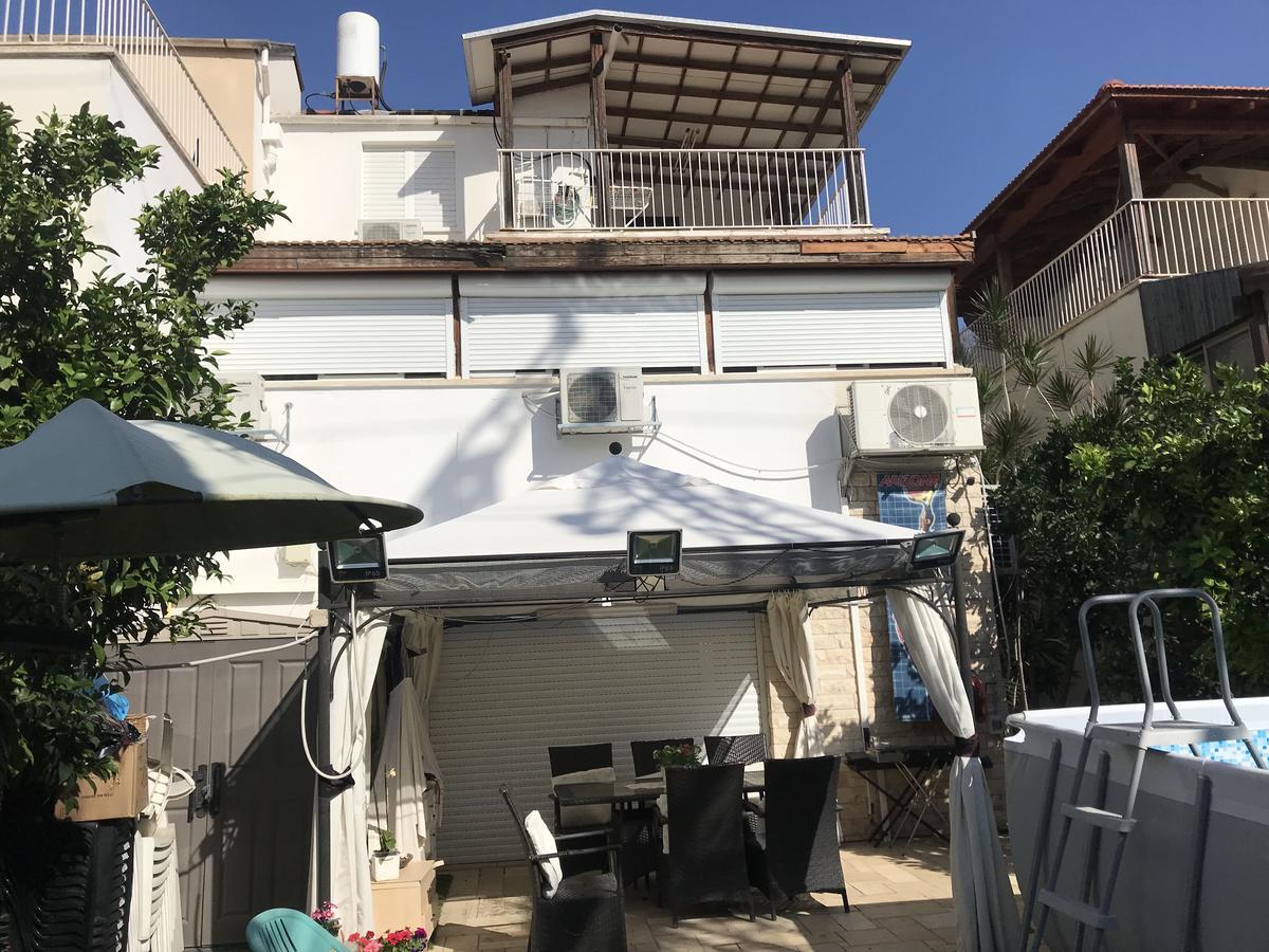 Charming Unit With Pool And Great Amenities Lägenhet Rishon LeZion Exteriör bild