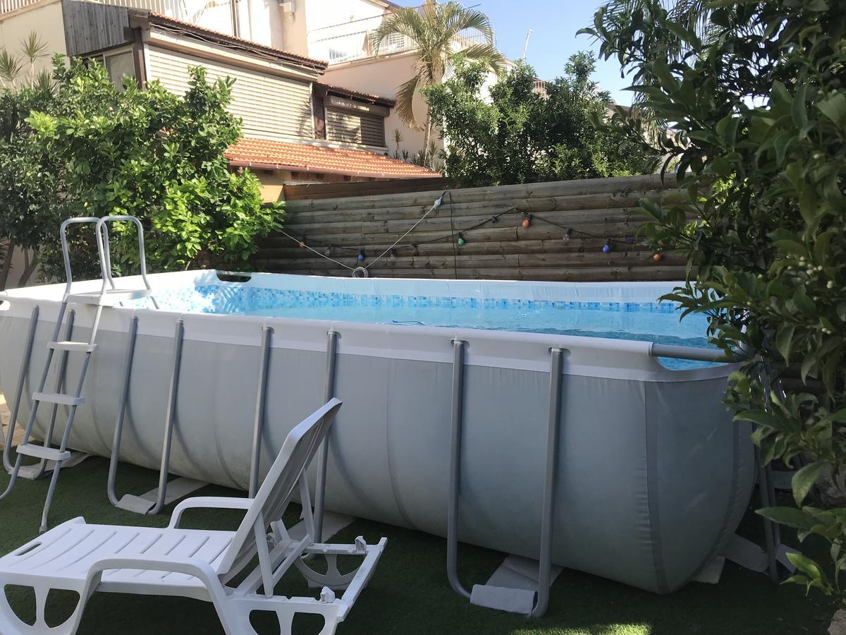 Charming Unit With Pool And Great Amenities Lägenhet Rishon LeZion Exteriör bild