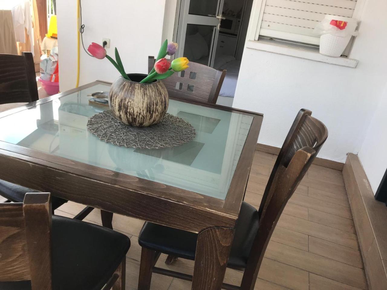 Charming Unit With Pool And Great Amenities Lägenhet Rishon LeZion Exteriör bild