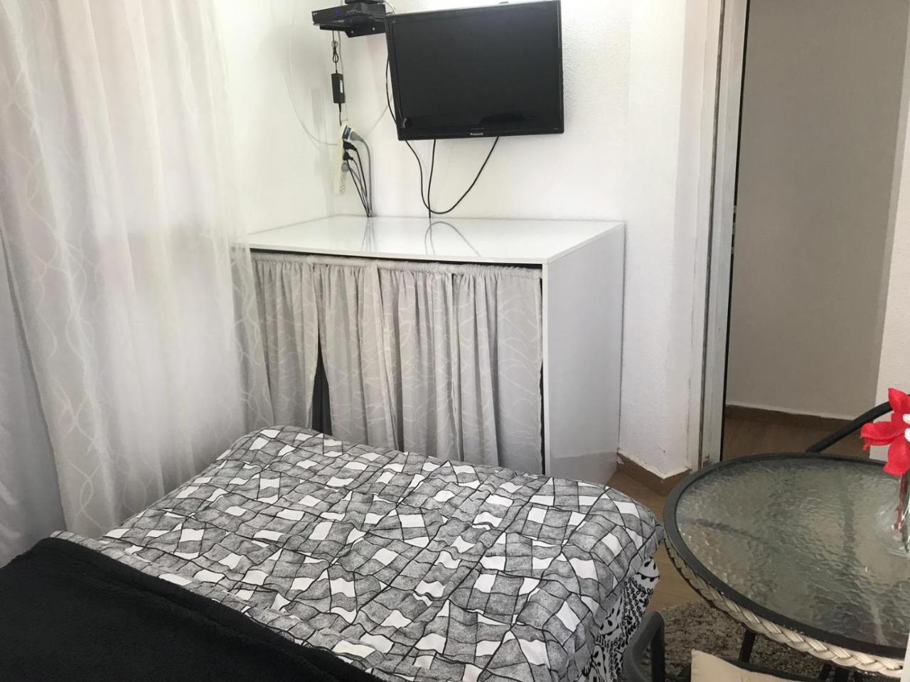 Charming Unit With Pool And Great Amenities Lägenhet Rishon LeZion Exteriör bild