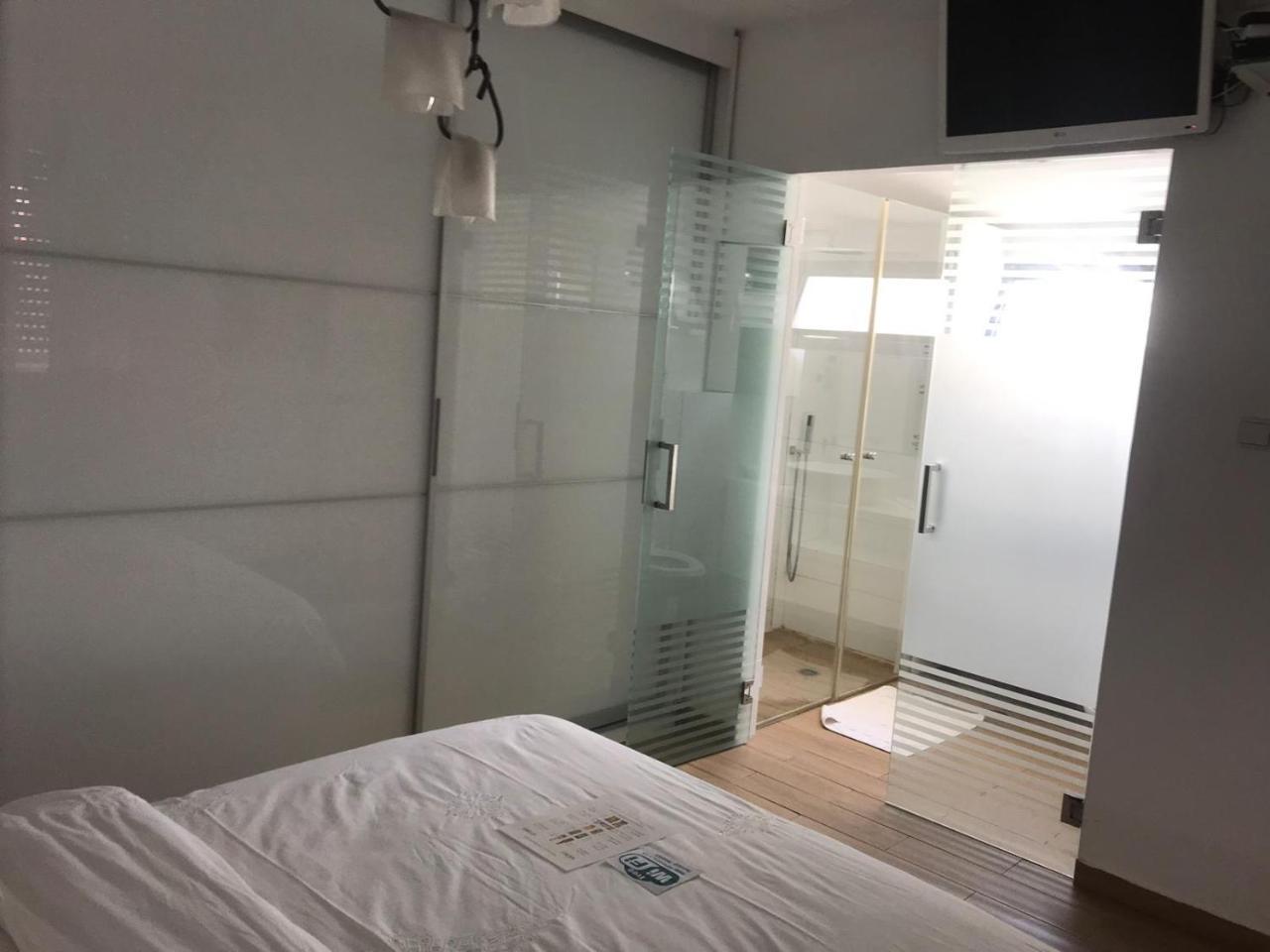 Charming Unit With Pool And Great Amenities Lägenhet Rishon LeZion Exteriör bild