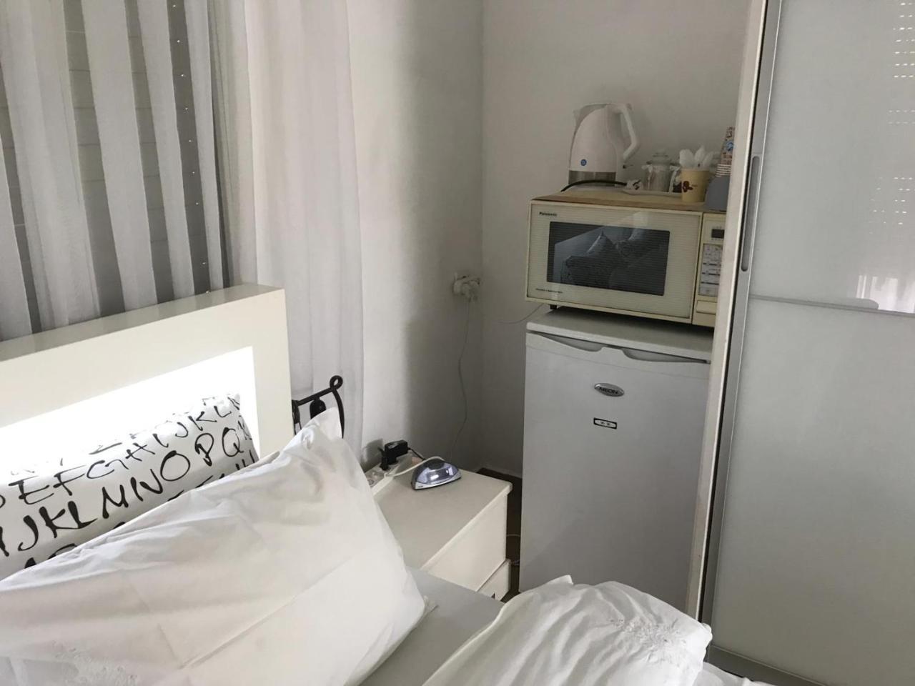 Charming Unit With Pool And Great Amenities Lägenhet Rishon LeZion Exteriör bild