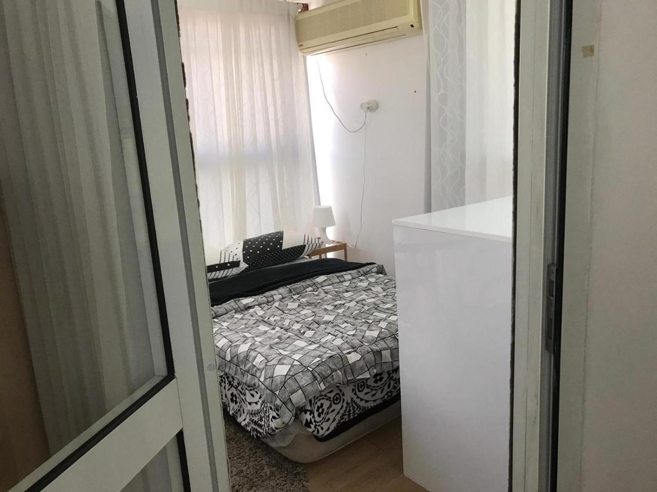 Charming Unit With Pool And Great Amenities Lägenhet Rishon LeZion Exteriör bild