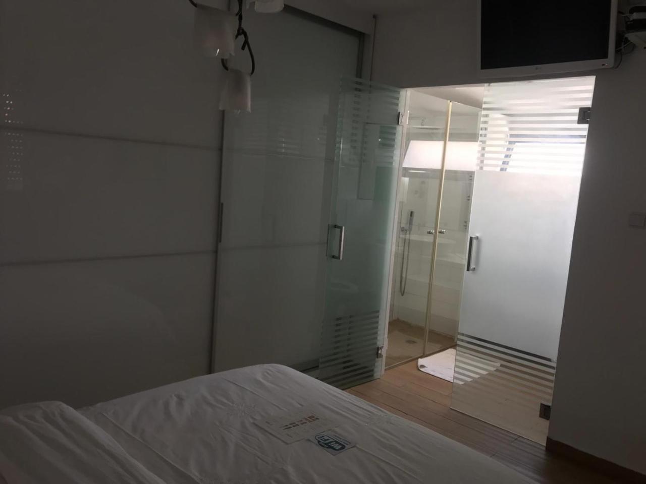 Charming Unit With Pool And Great Amenities Lägenhet Rishon LeZion Exteriör bild