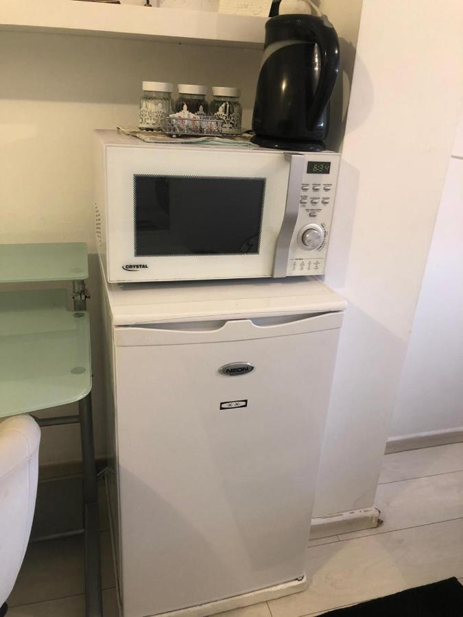 Charming Unit With Pool And Great Amenities Lägenhet Rishon LeZion Exteriör bild